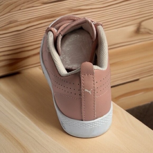 PUMA Smash V2 Women’s Leather Sneakers | Peach Beige | Size 7.5 | SoftFoam - Picture 4 of 6
